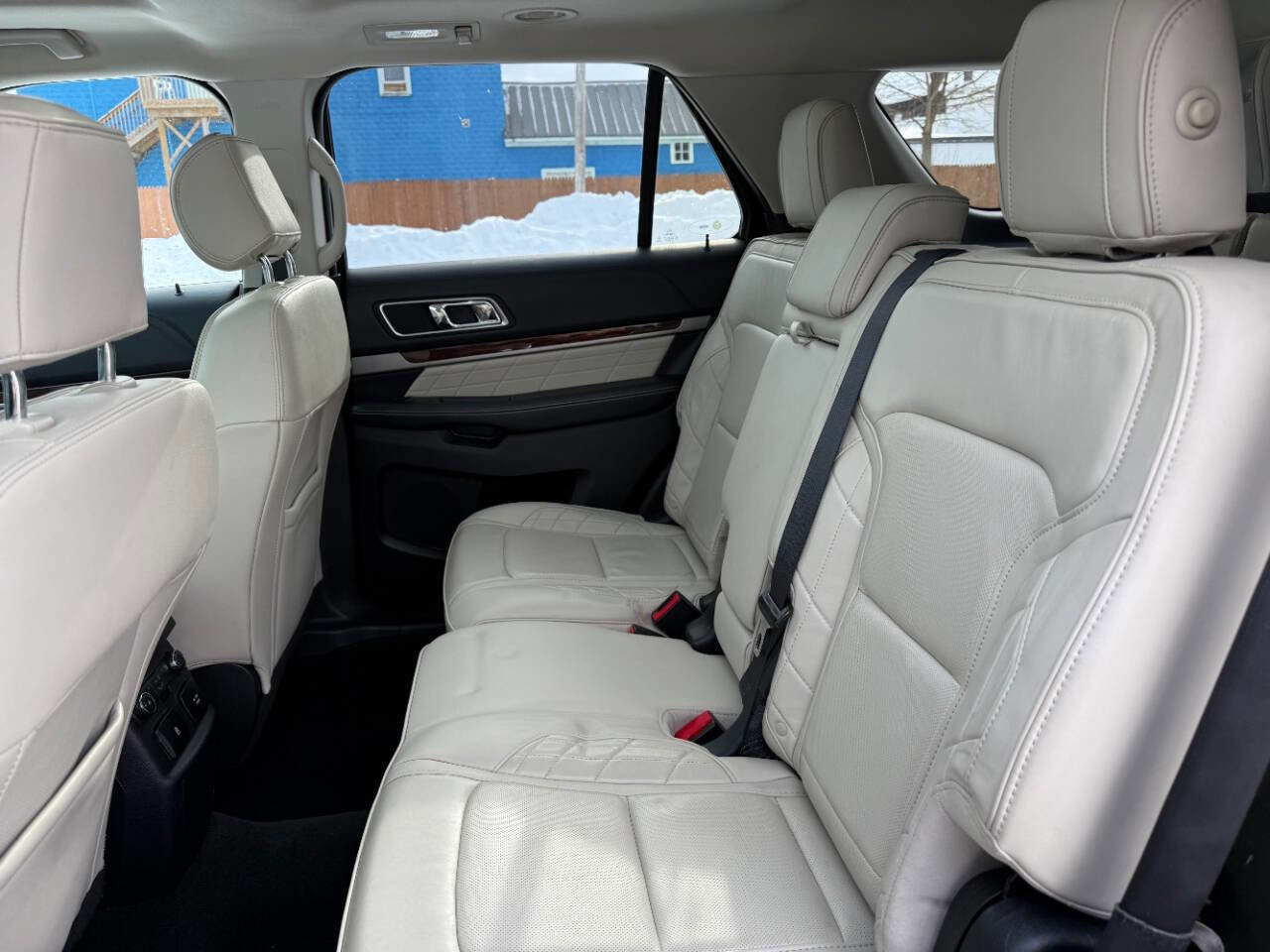 Used 2016 Ford Explorer Platinum image 20