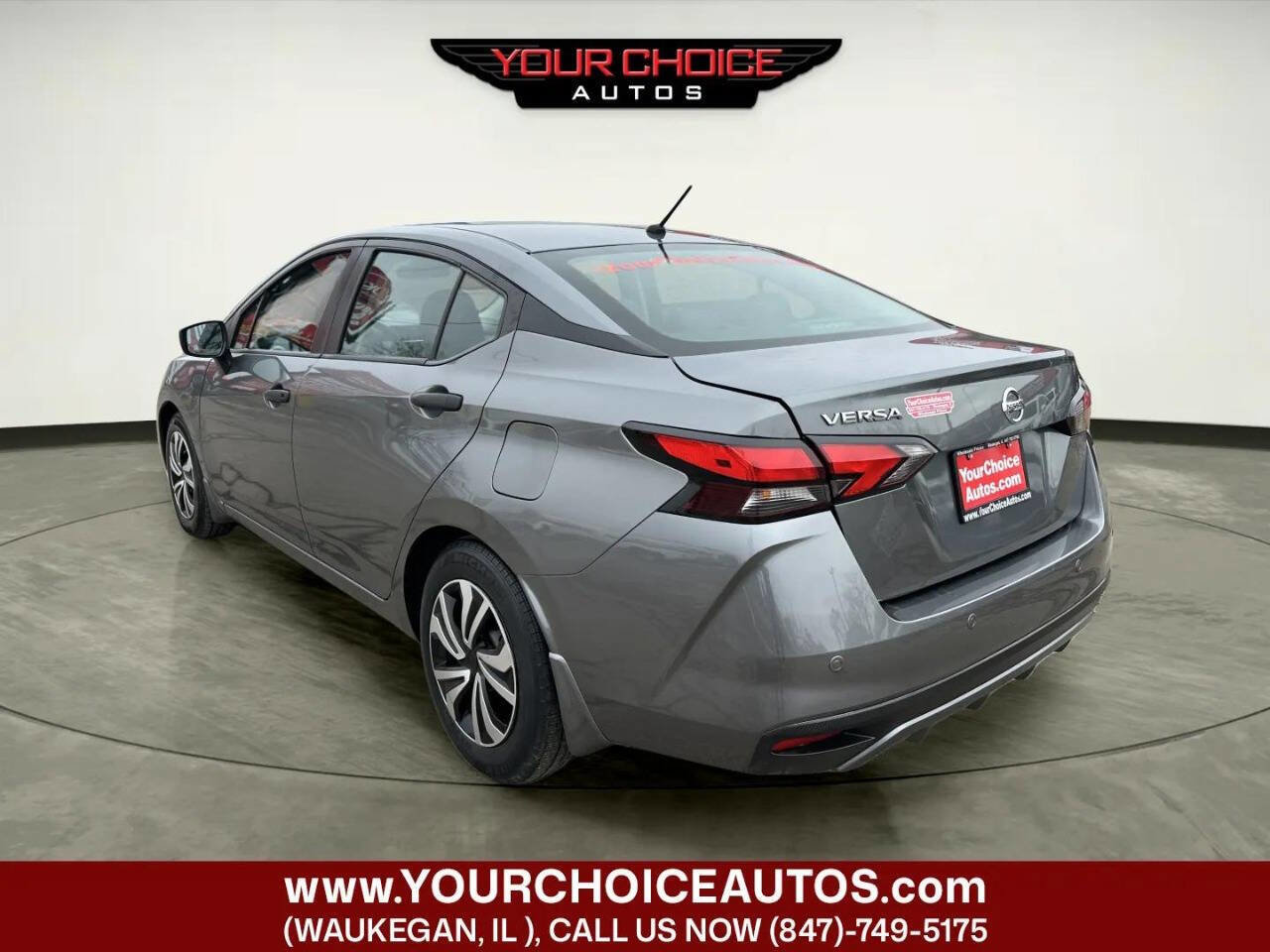 Used 2021 Nissan Versa S FWD image 3