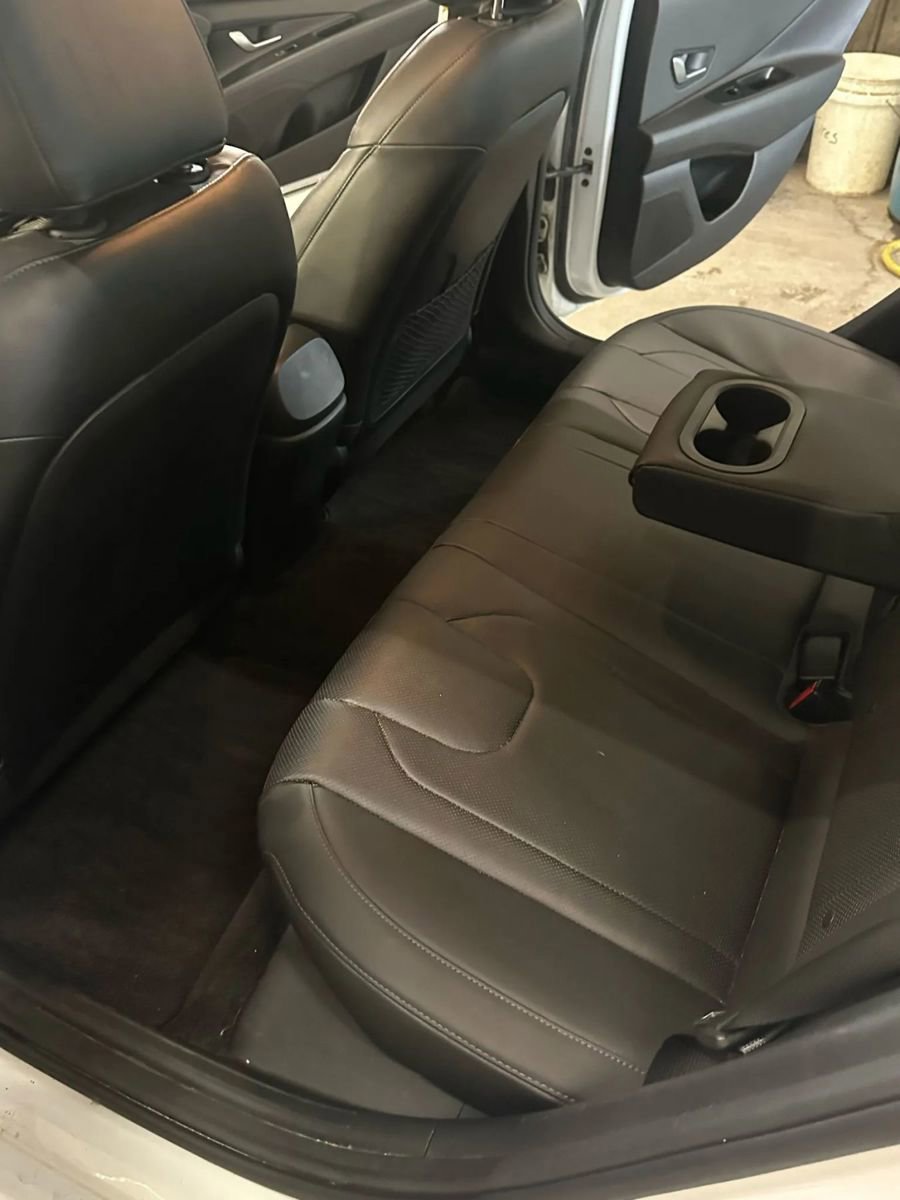 Used 2021 Hyundai Elantra Limited image 10