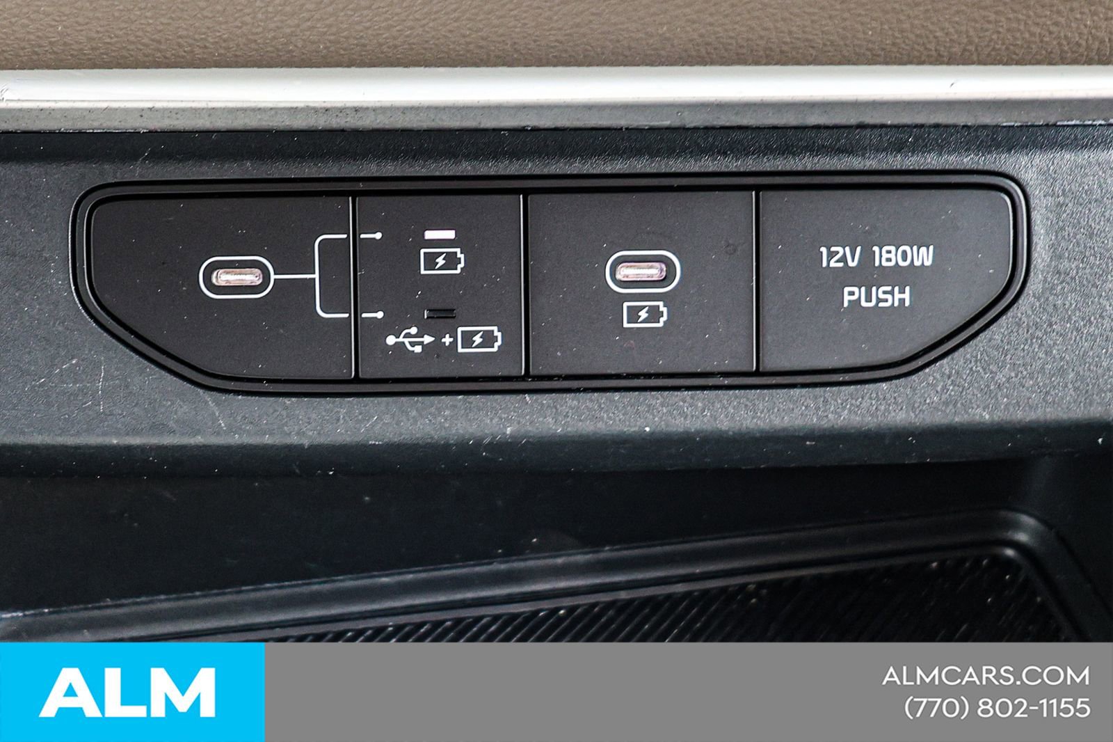 Used 2025 Kia Carnival FWD image 35