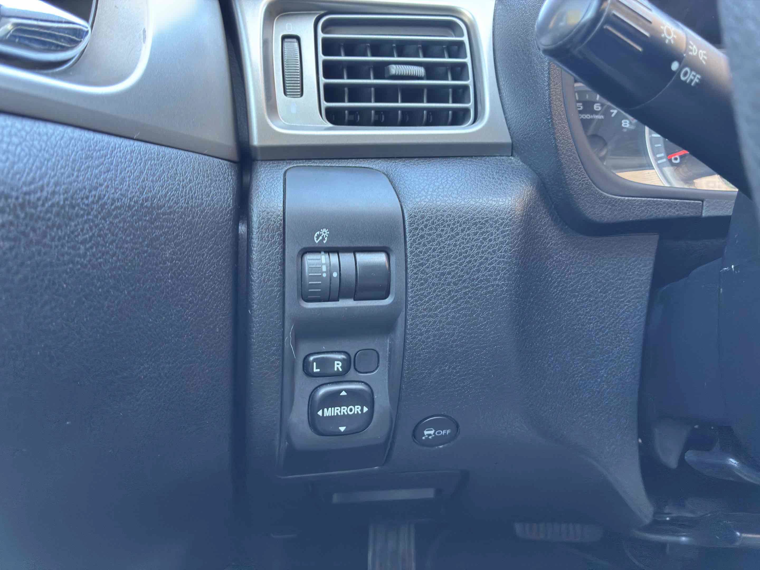 Used 2009 Subaru Impreza 2.5i AWD/4WD image 29
