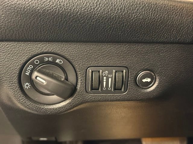 Used 2016 Dodge Challenger SRT Hellcat RWD image 12