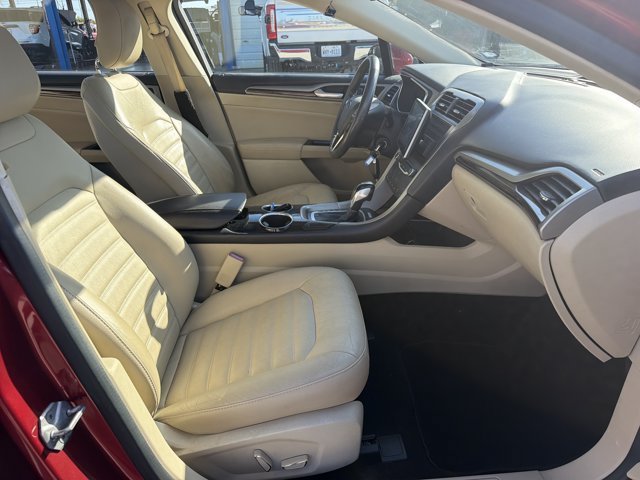 Used 2014 Ford Fusion SE w/ Equipment Group 202A FWD image 27