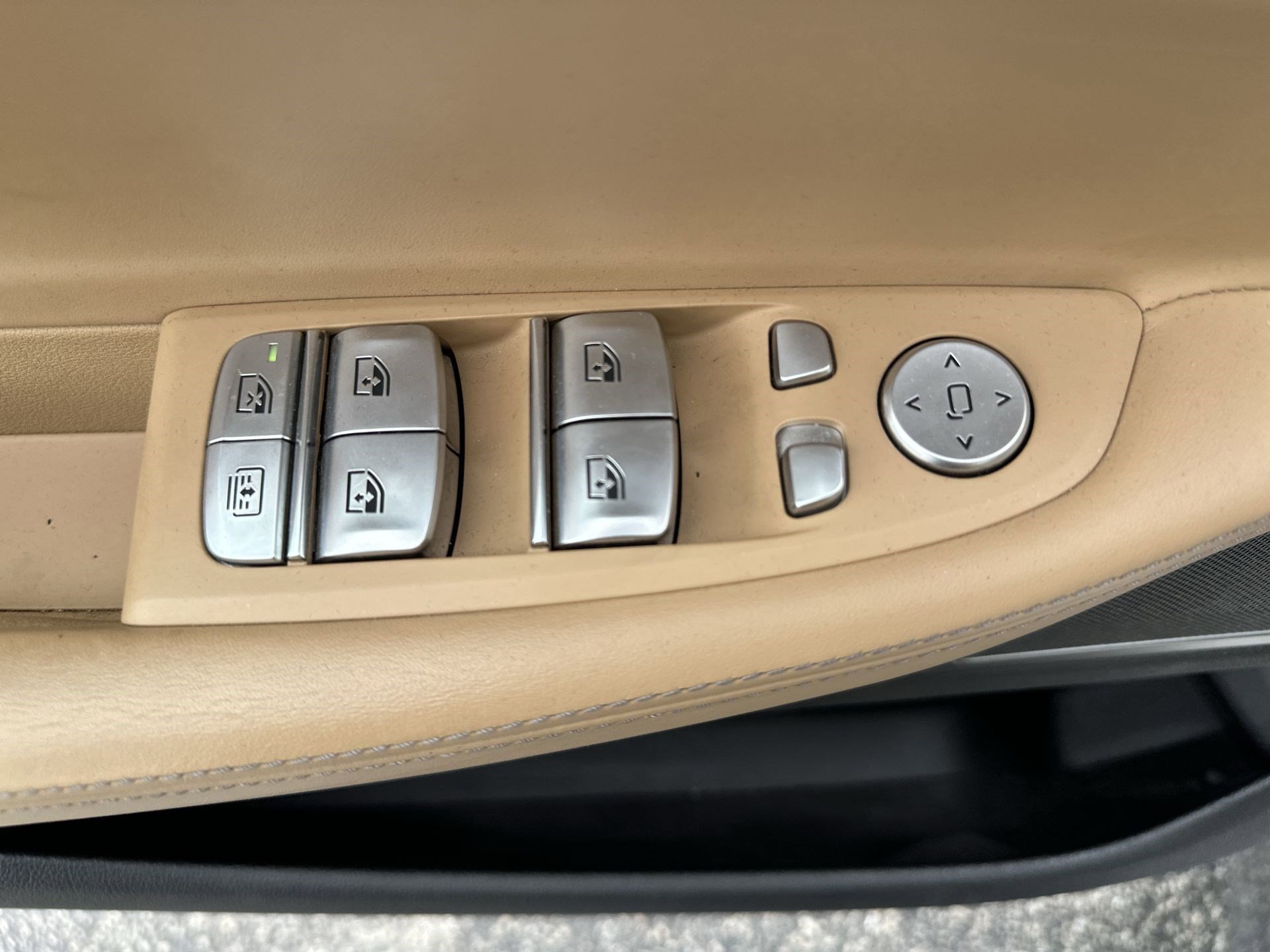 Used 2022 BMW 740i w/ Premium Package RWD image 15