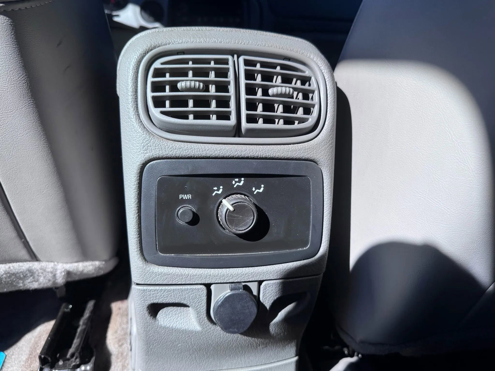 Used 2008 Chevrolet TrailBlazer LT w/ Sun And Sound Package AWD/4WD image 13