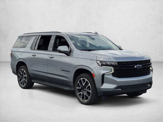 Used 2024 Chevrolet Suburban RST w/ Luxury Package AWD/4WD image 3
