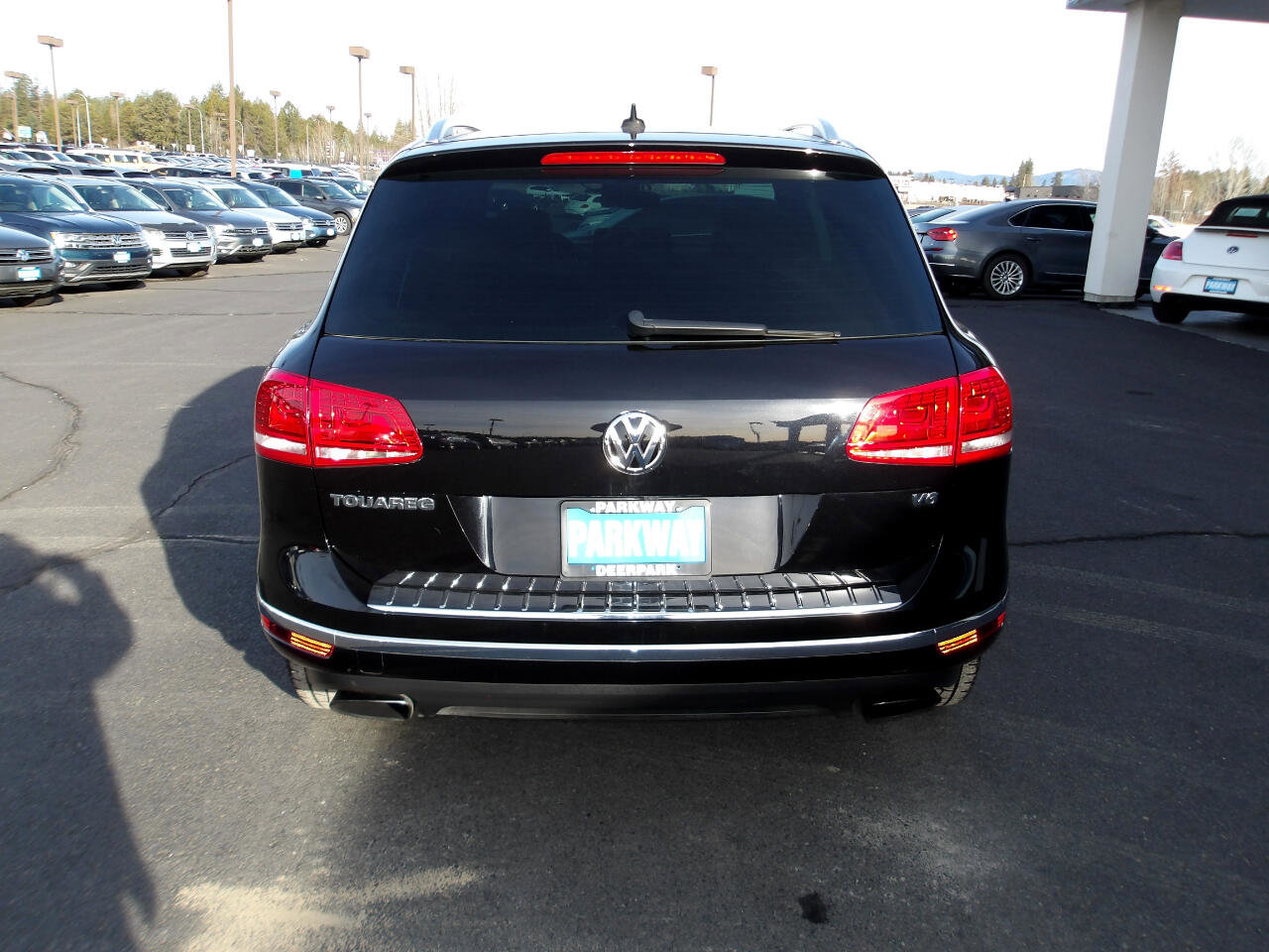 Used 2015 Volkswagen Touareg Sport image 4