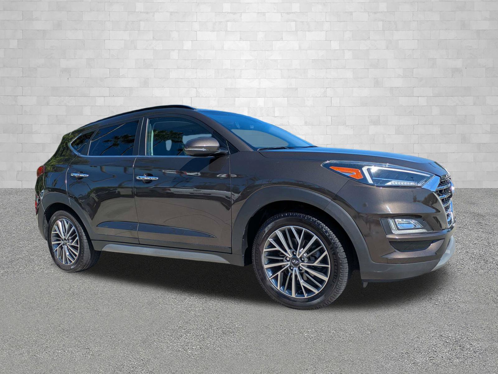 Used 2019 Hyundai Tucson Ultimate w/ Cargo Package FWD image 1