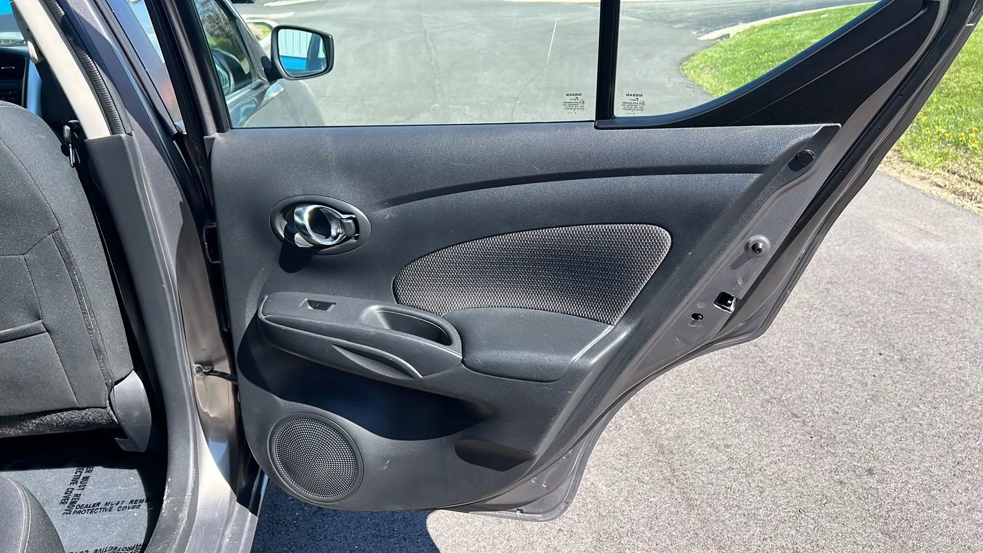 Used 2016 Nissan Versa SV FWD image 15