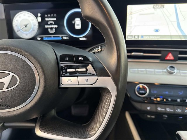 Used 2025 Hyundai Elantra Limited image 23