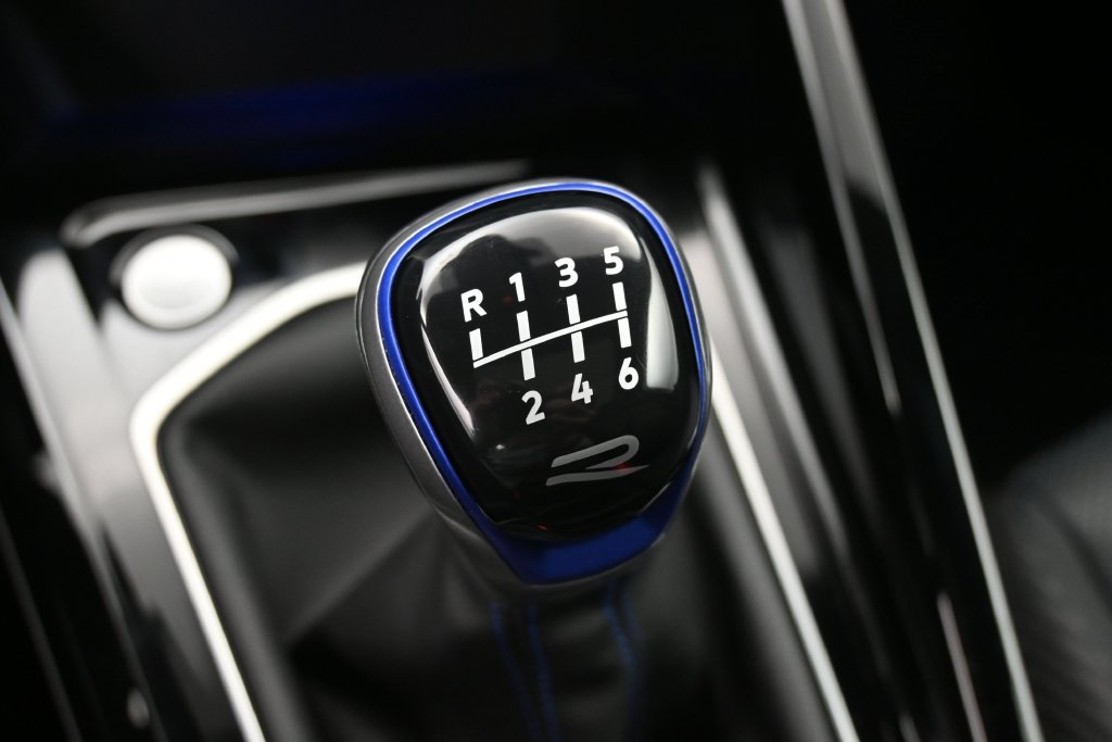 Used 2024 Volkswagen Golf R AWD/4WD image 21