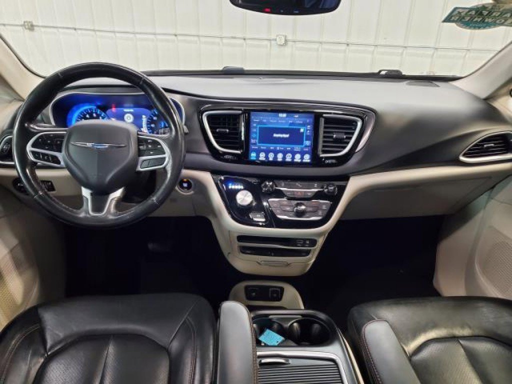 Used 2020 Chrysler Pacifica Touring-L Plus image 12