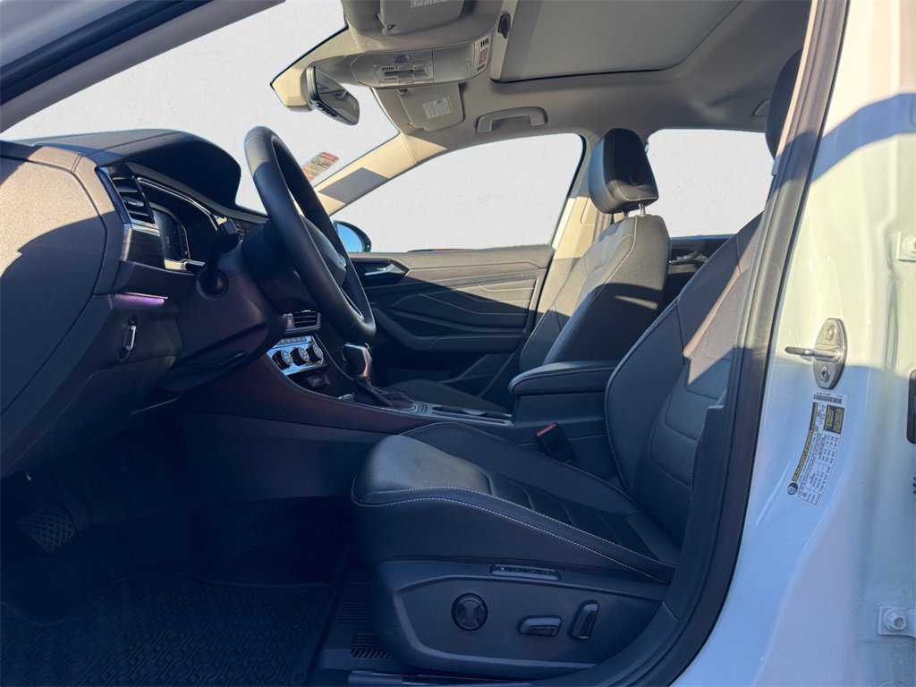 Certified 2024 Volkswagen Jetta SEL image 9