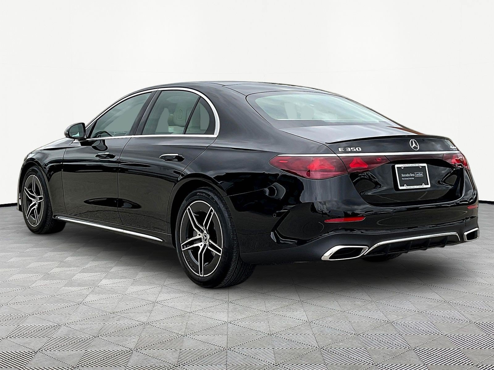 Certified 2025 Mercedes-Benz E 350 4MATIC Sedan image 4
