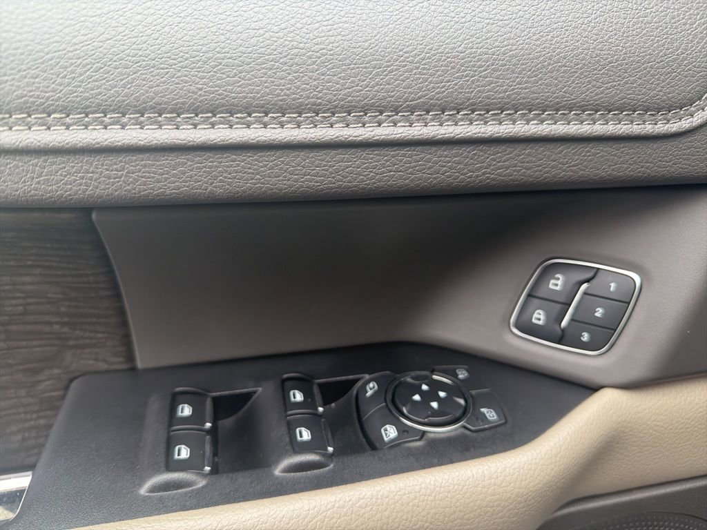 Used 2020 Ford Expedition Limited image 17