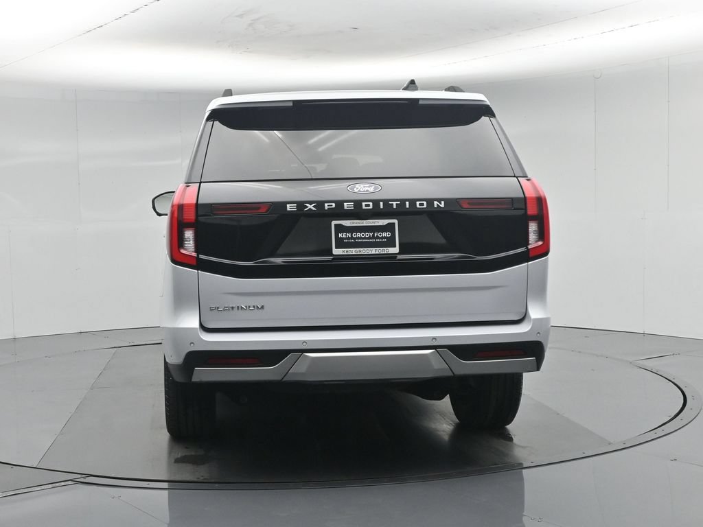 Used 2025 Ford Expedition Platinum w/ Driver's Package AWD/4WD image 36
