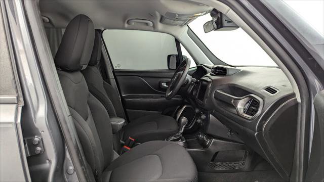 Used 2023 Jeep Renegade Latitude AWD/4WD image 22