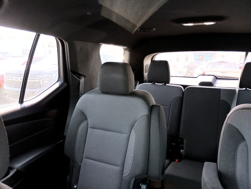 Used 2023 Chevrolet Traverse LT image 12