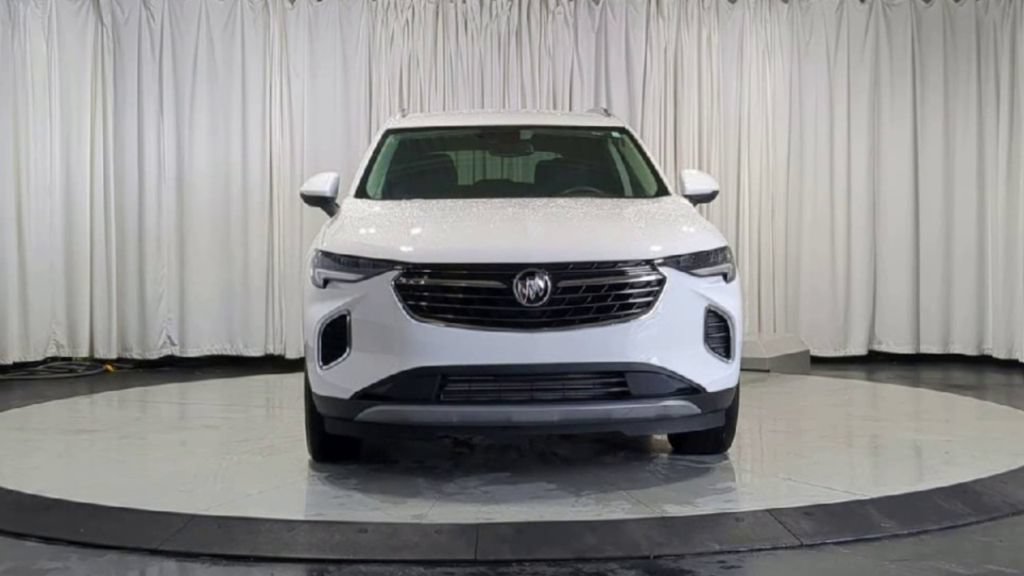 Used 2023 Buick Envision Essence FWD image 3