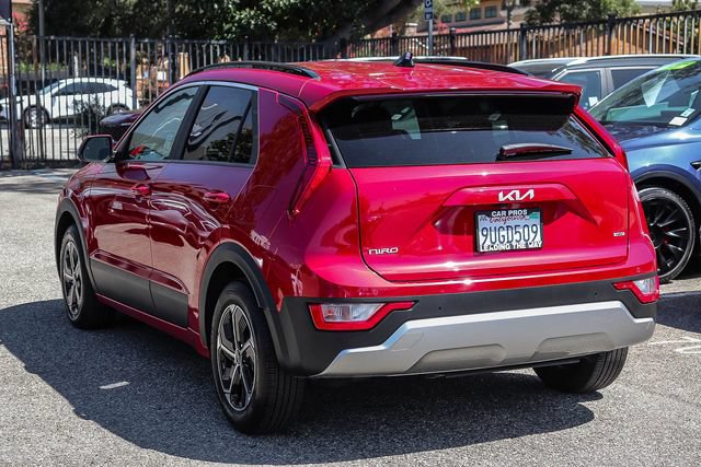 Certified 2025 Kia Niro EX FWD image 7