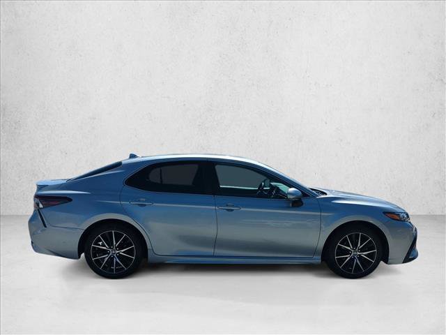 Used 2023 Toyota Camry SE FWD image 4