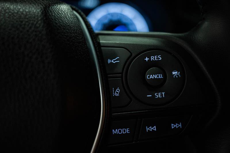 Used 2023 Toyota Venza XLE image 23