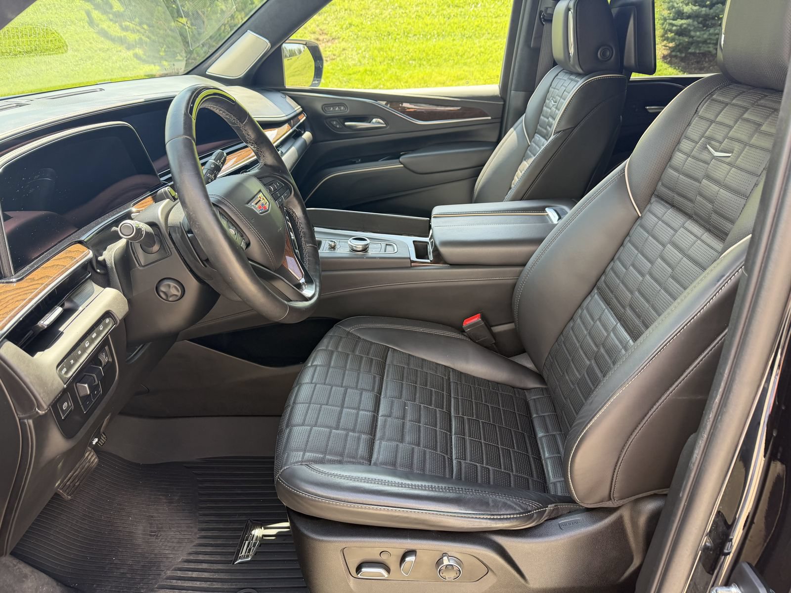 Used 2022 Cadillac Escalade Sport Platinum AWD/4WD image 5