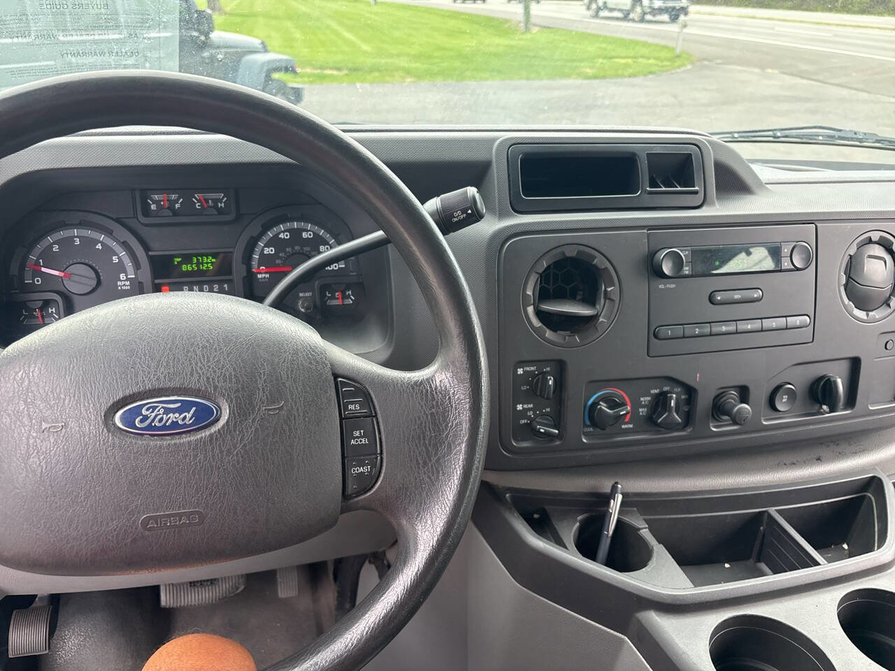 Used 2011 Ford E-150 and Econoline 150 Wagon w/ PWR Windows & Locks Group RWD image 13