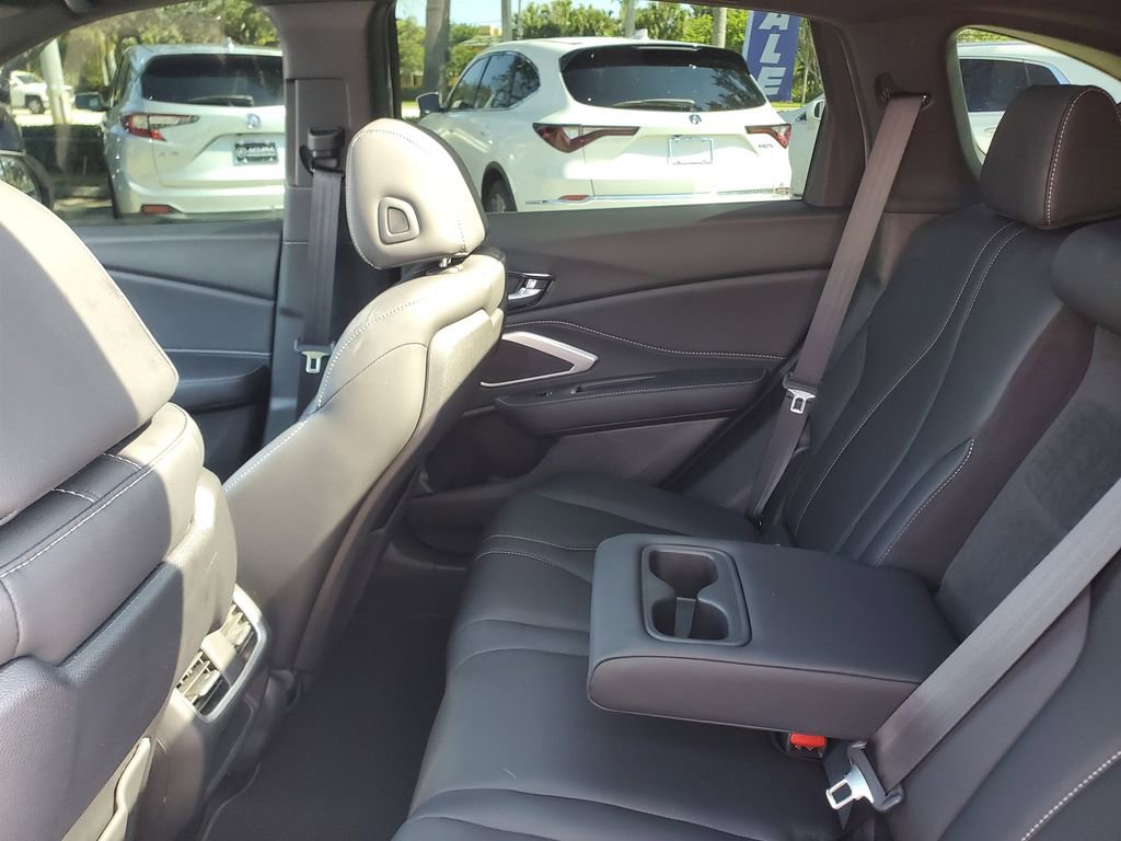 Used 2025 Acura RDX SH-AWD image 11