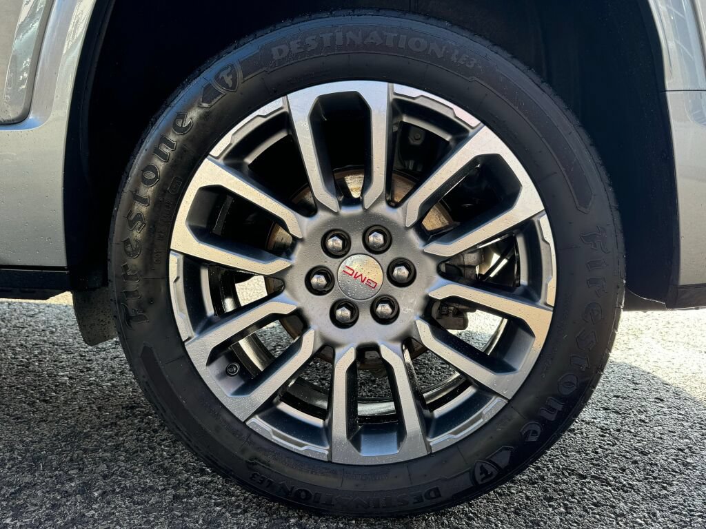 Used 2023 GMC Acadia Denali w/ Denali Technology Package AWD/4WD image 10