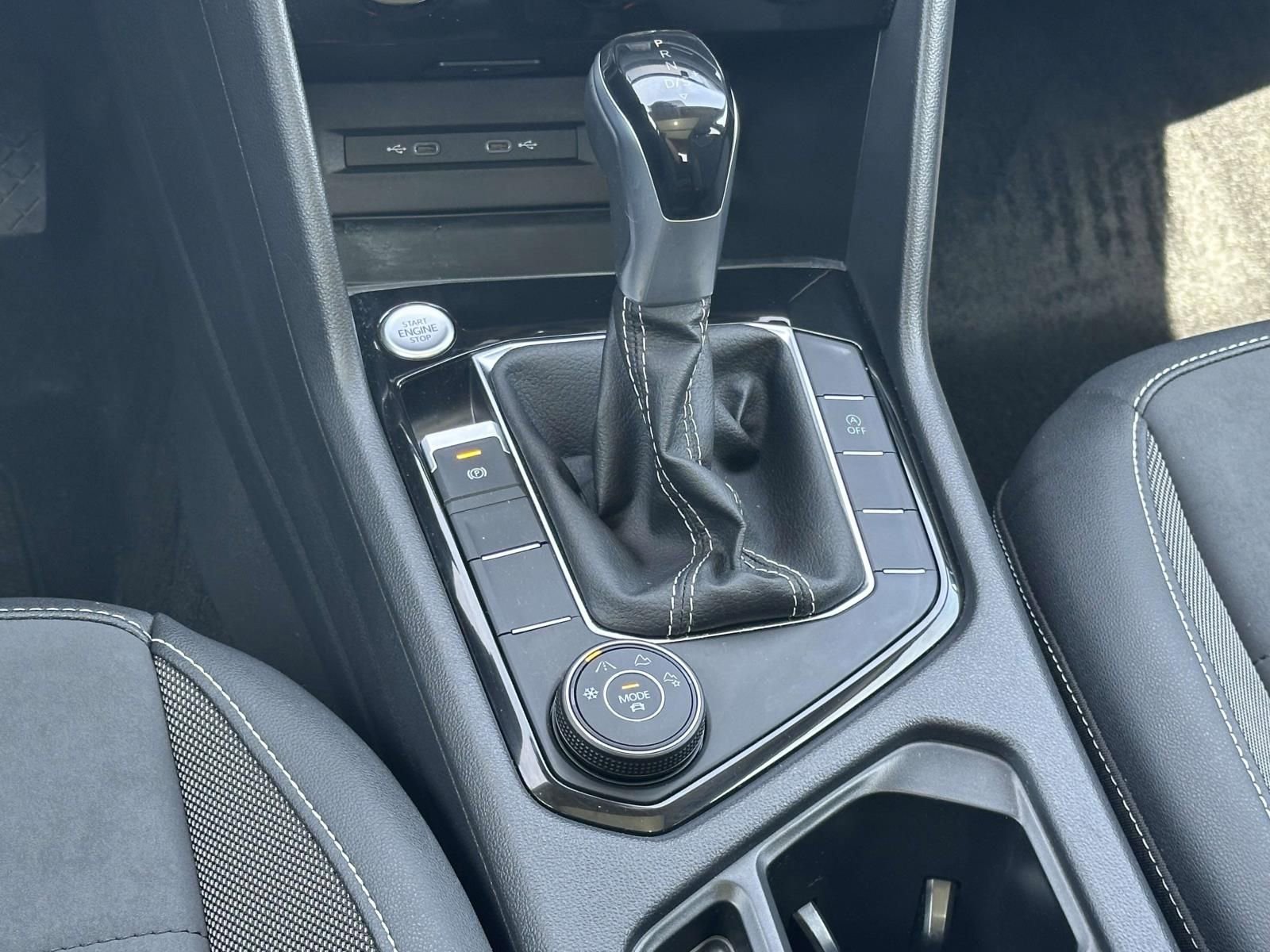 Used 2024 Volkswagen Taos SE image 20