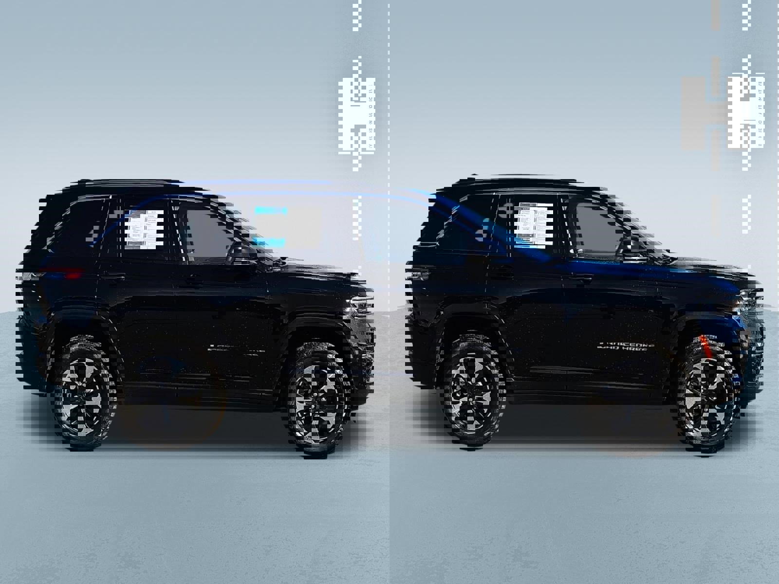 Used 2023 Jeep Grand Cherokee 4WD 4xe image 2