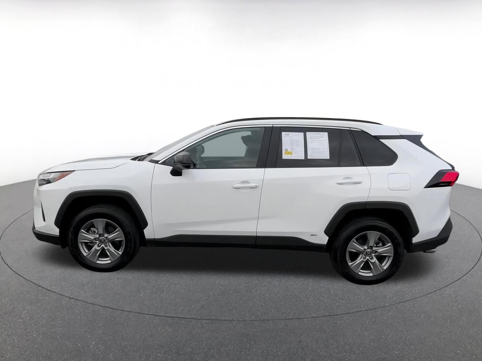 Used 2025 Toyota RAV4 LE image 8