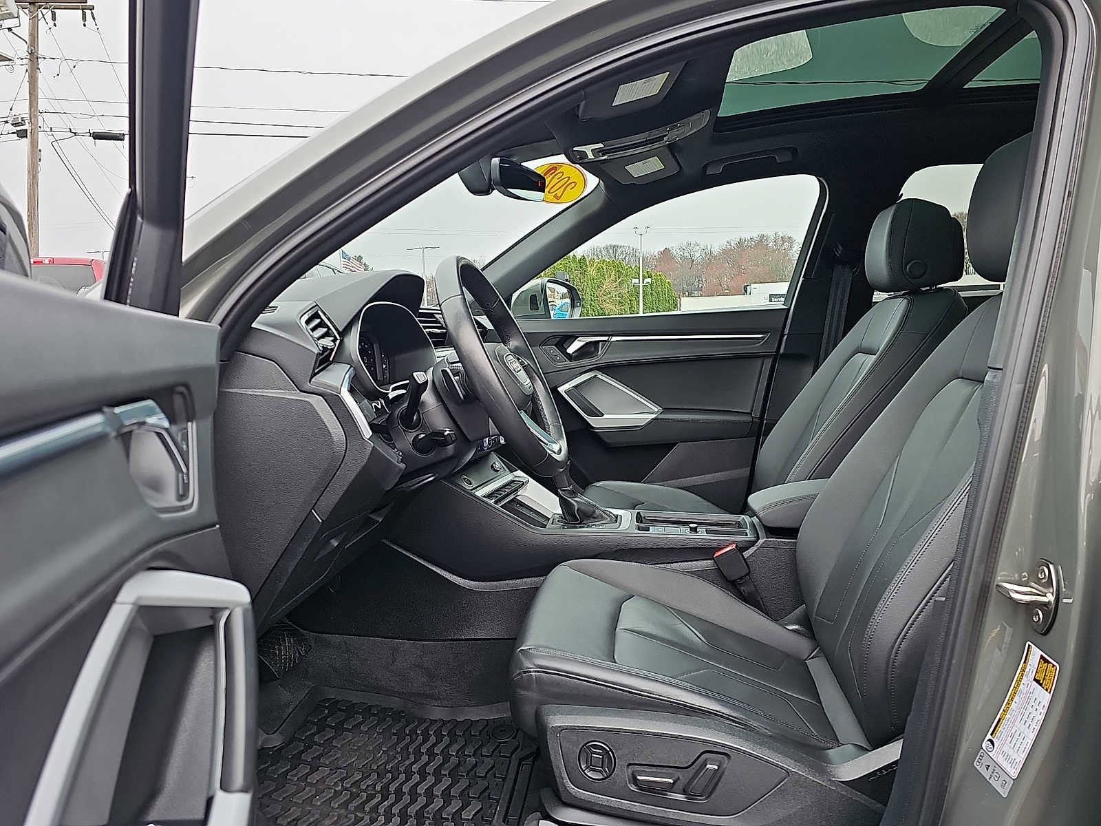 Used 2021 Audi Q3 2.0T Premium image 14