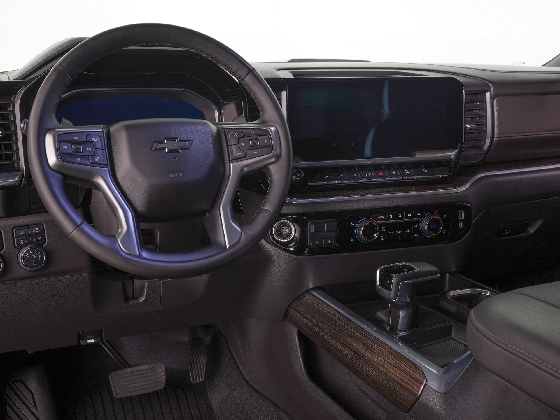 Used 2023 Chevrolet Silverado 1500 LT Trail Boss w/ LT Trail Boss Premium Package AWD/4WD image 14