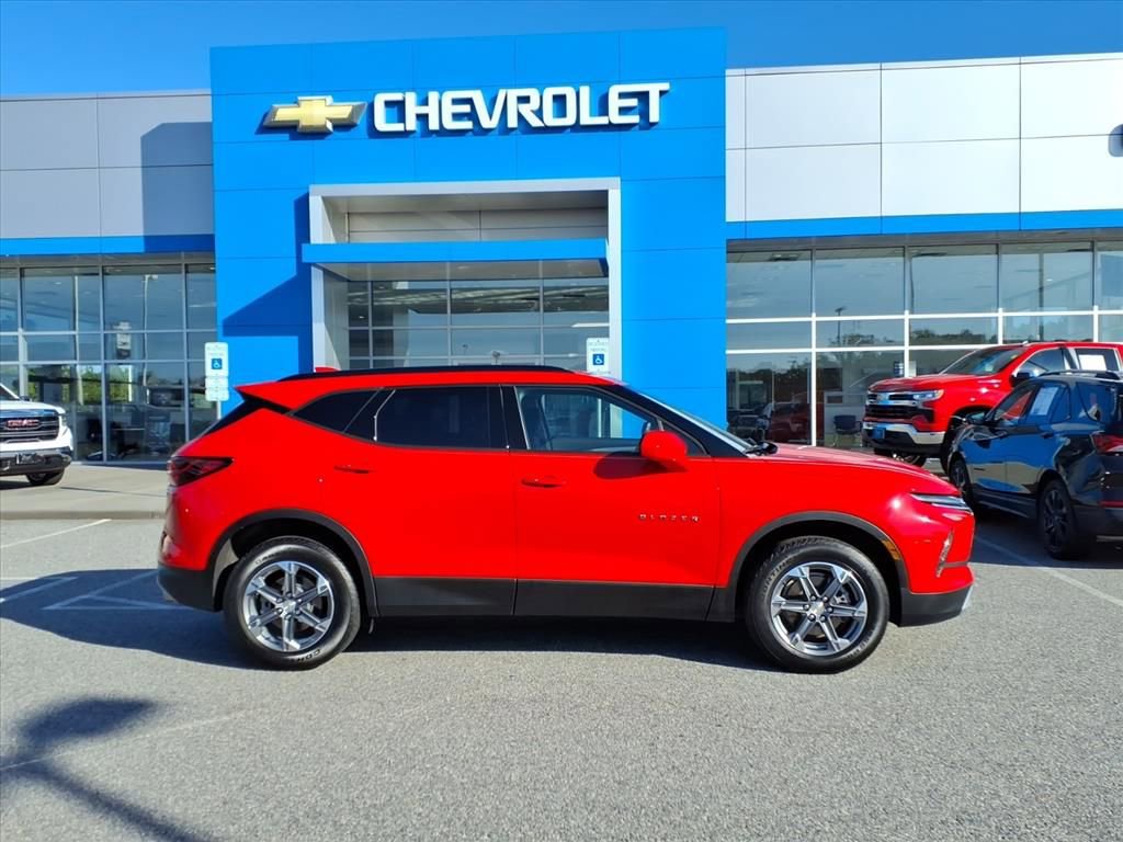 Used 2023 Chevrolet Blazer LT w/ Convenience Package image 2