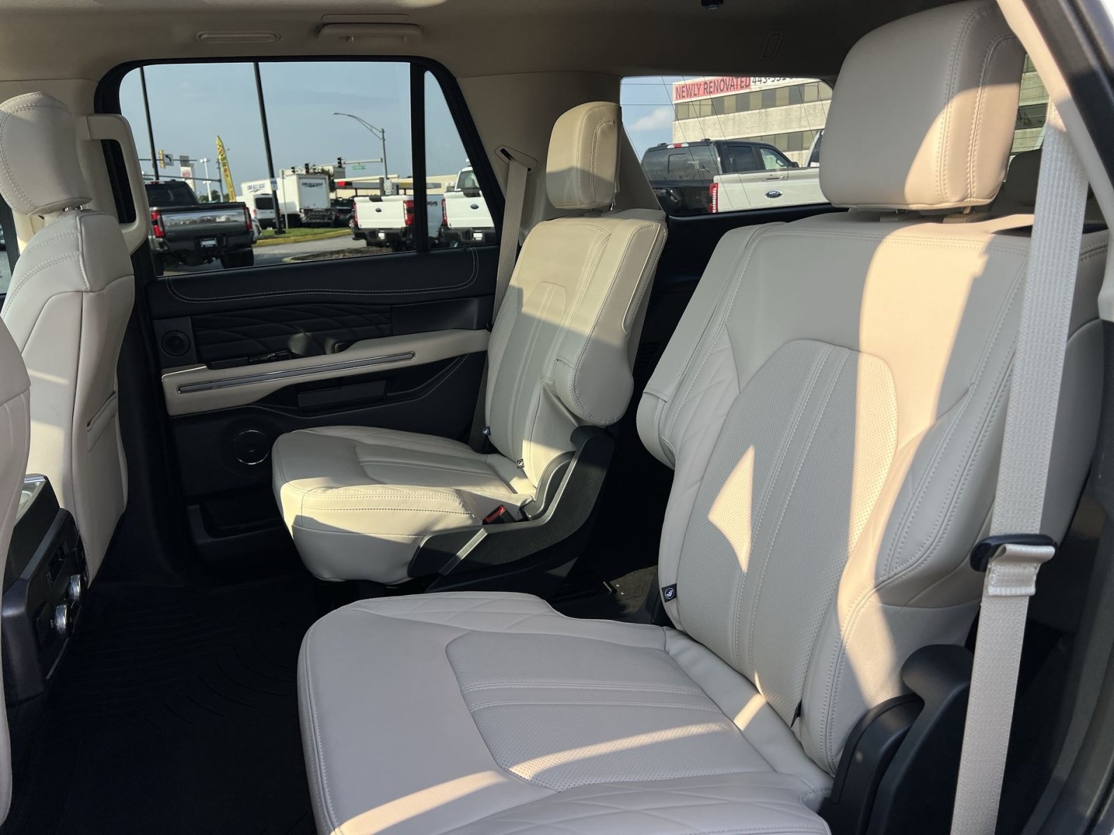 Certified 2024 Ford Expedition Platinum AWD/4WD image 33