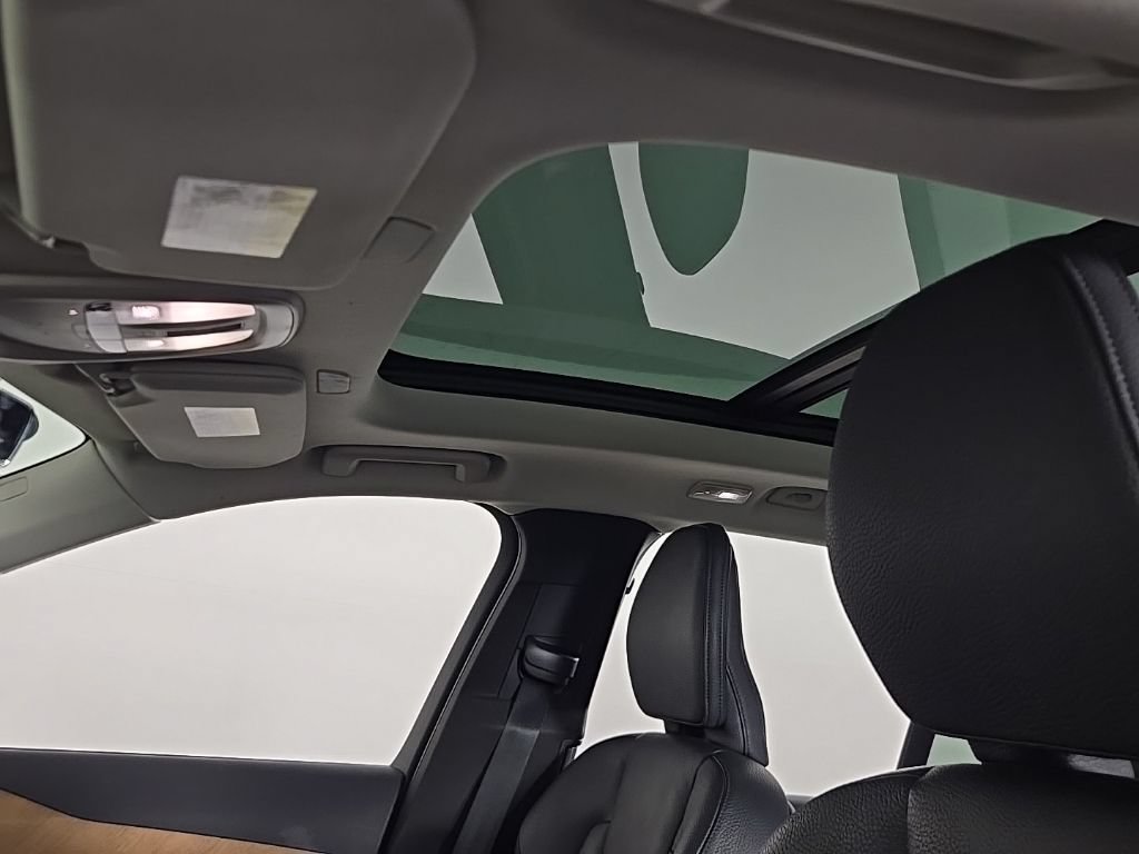 Certified 2023 Volvo XC90 B6 Plus AWD/4WD image 24