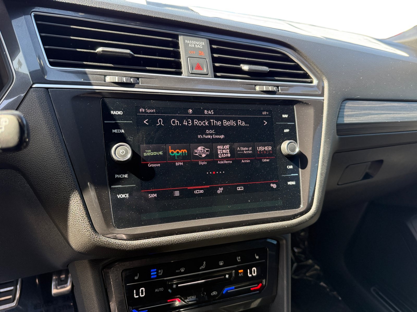 Certified 2024 Volkswagen Tiguan SEL R-Line AWD/4WD image 12