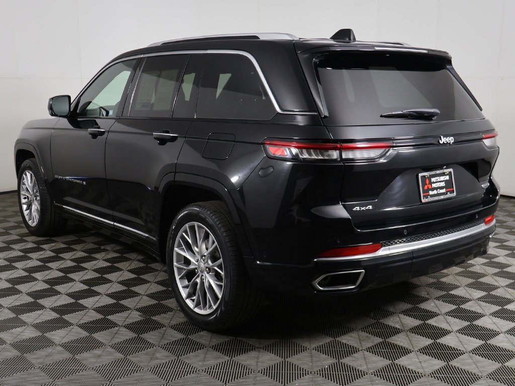 Used 2023 Jeep Grand Cherokee Summit w/ Luxury Tech Group V AWD/4WD image 13