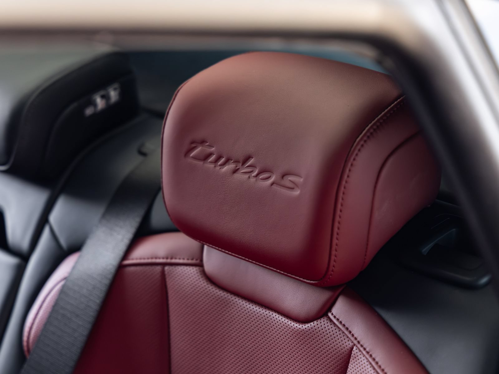 Certified 2023 Porsche Taycan Turbo S AWD/4WD image 39