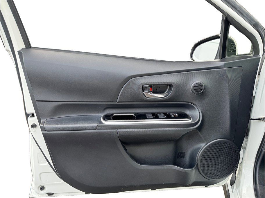 Used 2018 Toyota Prius C Three FWD image 18