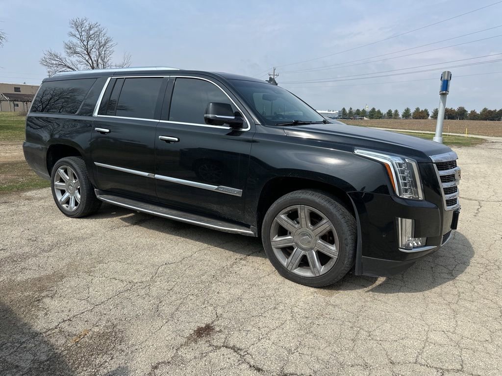 Used 2018 Cadillac Escalade ESV Luxury AWD/4WD image 9