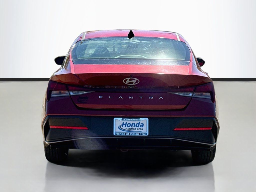 Used 2024 Hyundai Elantra SEL FWD image 6