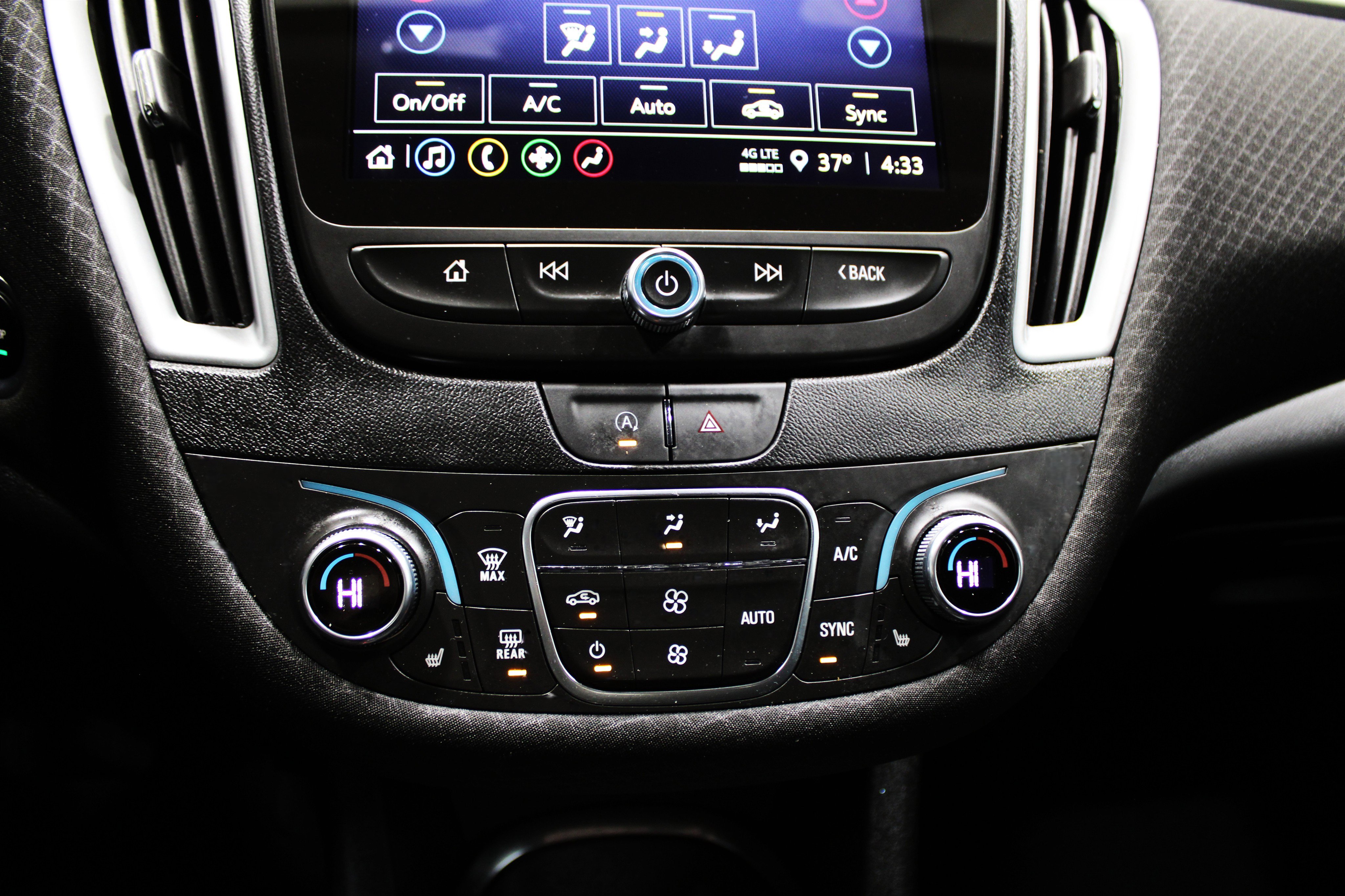 Used 2024 Chevrolet Malibu LT image 21