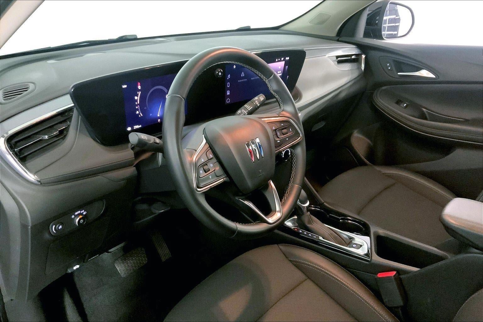 Used 2025 Buick Encore GX Preferred AWD/4WD image 15