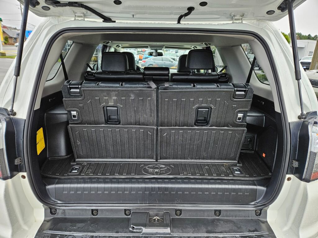 Used 2015 Toyota 4Runner Limited AWD/4WD image 11