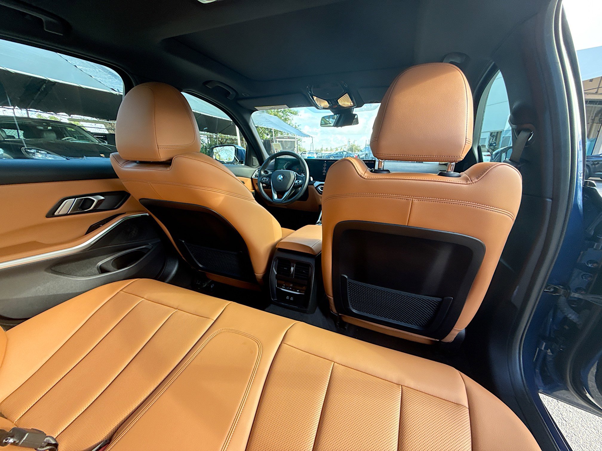 Used 2023 BMW 330i Sedan w/ Driving Assistance Package image 30