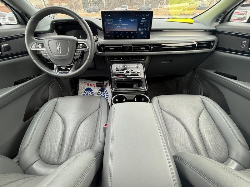 Certified 2023 Lincoln Nautilus Reserve image 11