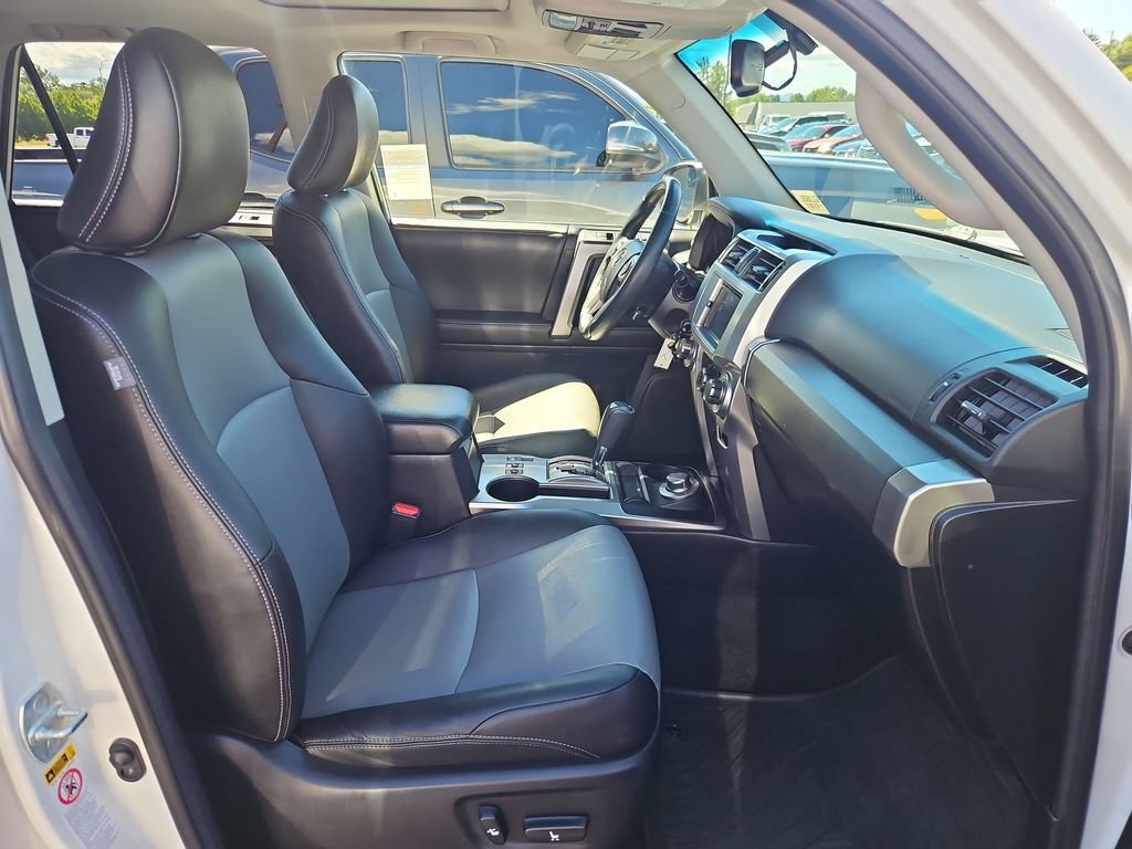 Used 2015 Toyota 4Runner SR5 Premium AWD/4WD image 28